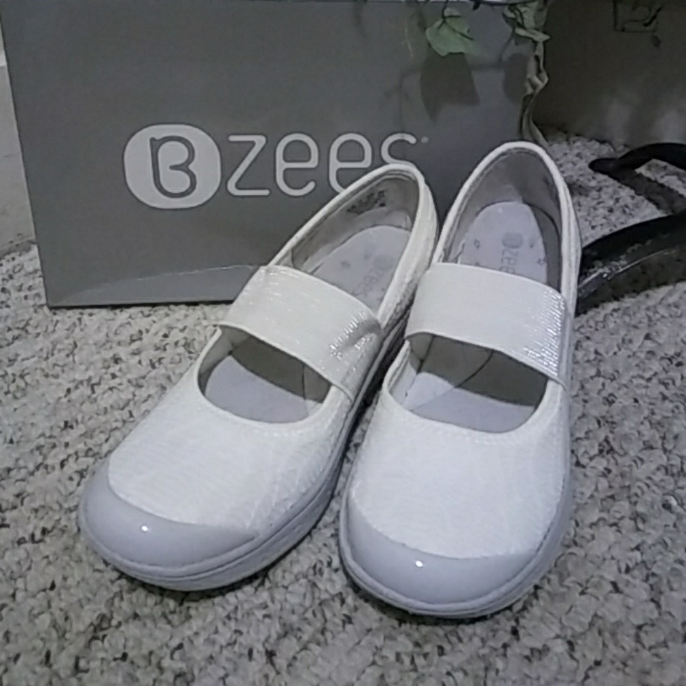 Like New Bzees Destiny Shoes